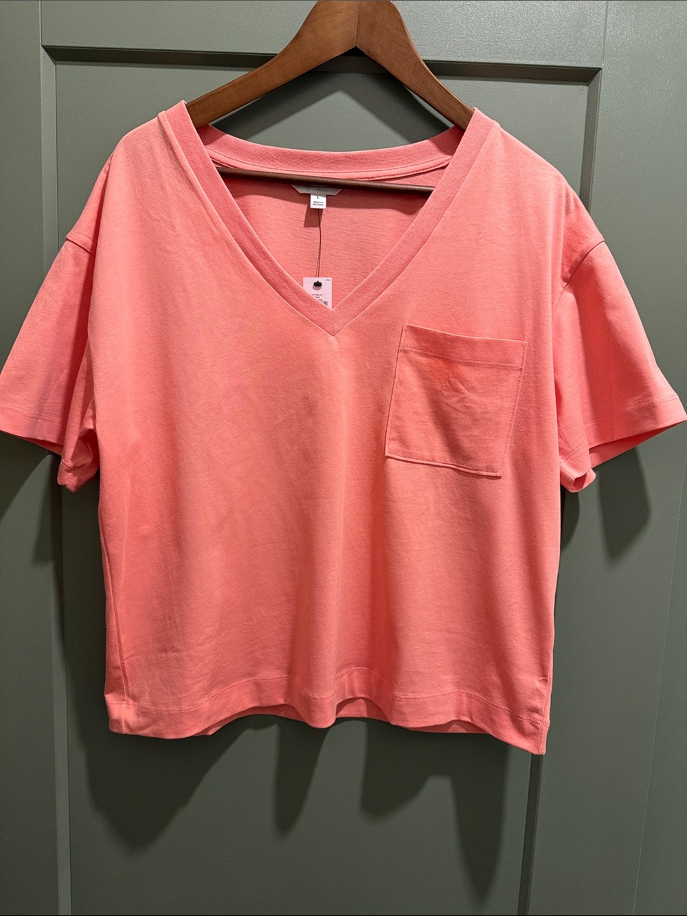 Banana Republic Premium Cotton V-neck Pocket T-shirt - NWT